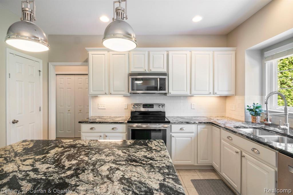 48742 Tanglewood Drive, Macomb, MI 48044 — Photo 26