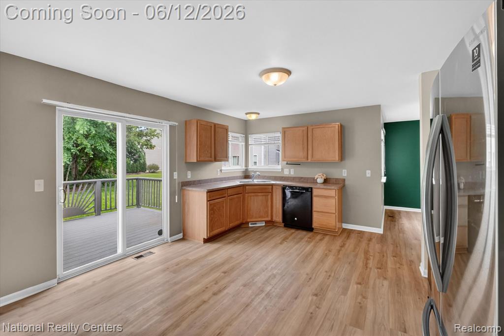 8525 BERKSHIRE Drive, Ypsilanti, MI 48198 — Photo 16