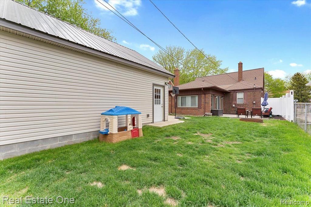 6350 KING Avenue, Allen Park, MI 48101 — Photo 23
