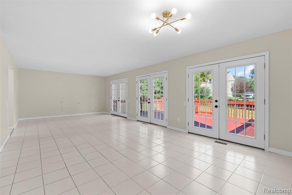 5428 Hammersmith Drive, West Bloomfield, MI — Photo 8