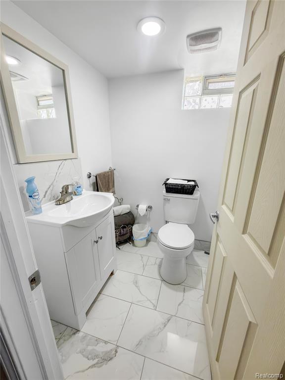 6907 Orchard Avenue, Dearborn, MI 48126 — Photo 33