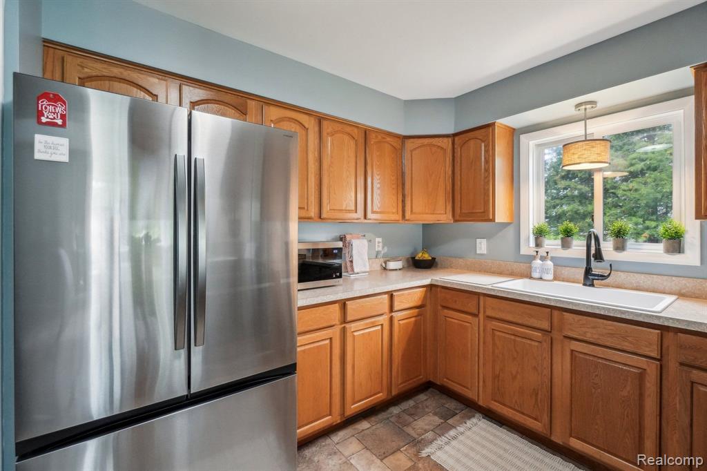 4630 PASTURE Lane, White Lake, MI 48383 — Photo 11