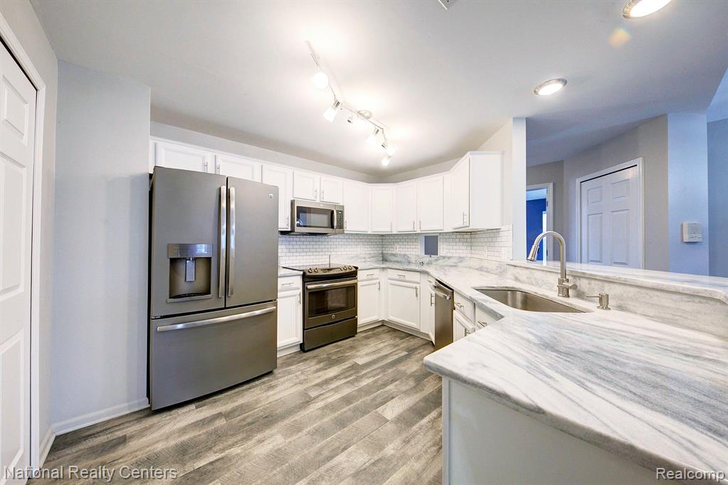 8201 ALEXA Drive, Walled Lake, MI 48390 — Photo 9