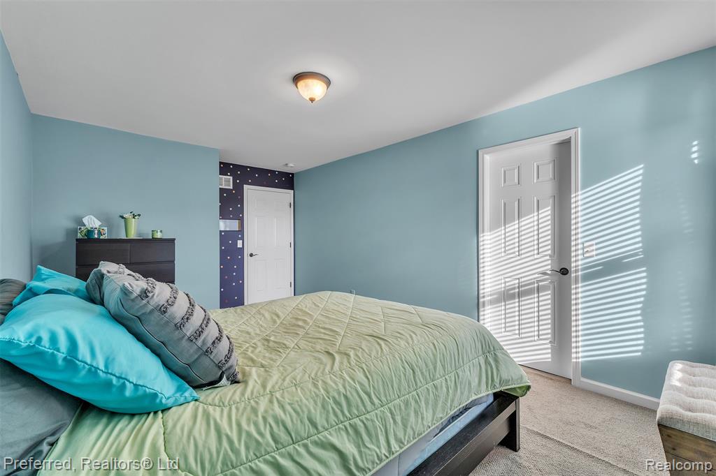 28430 Oakmonte Circle E, New Hudson, MI 48165 — Photo 46