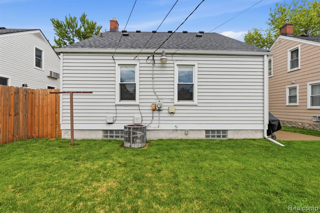 22440 California Street, Saint Clair Shores, MI 48080 — Photo 4