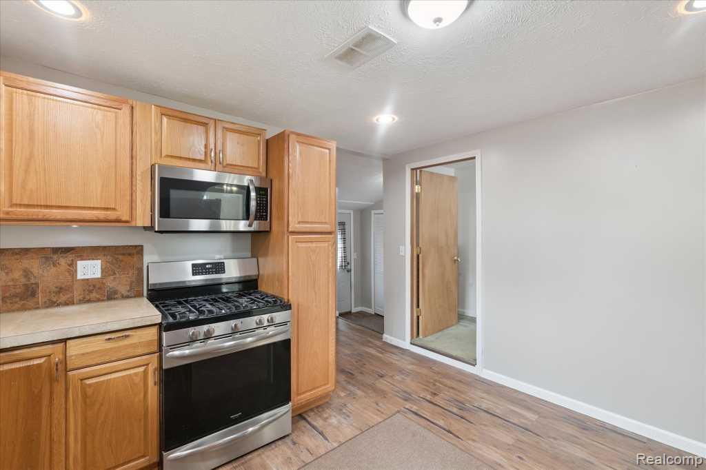 405 Huron Street, Owosso, MI 48867 — Photo 11