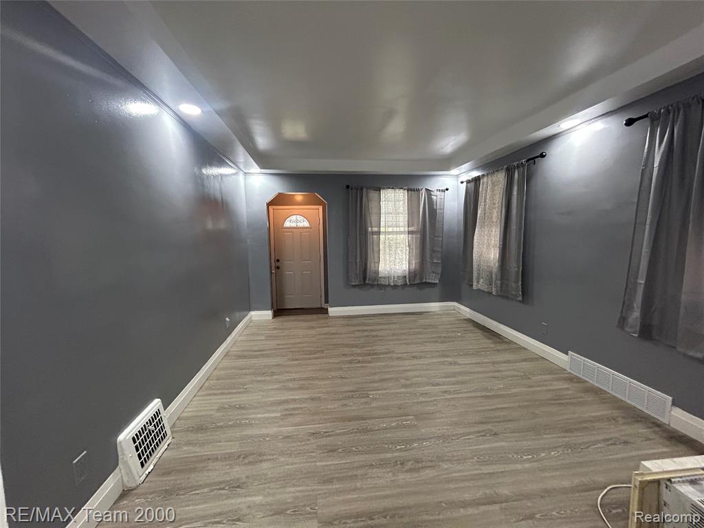 9961 N Rutland, Detroit, MI 48227 — Photo 8