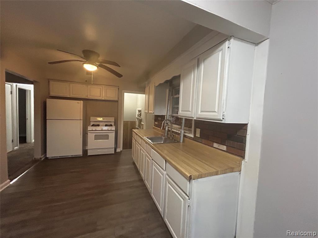16121 Salem Street, Detroit, MI 48219 — Photo 5
