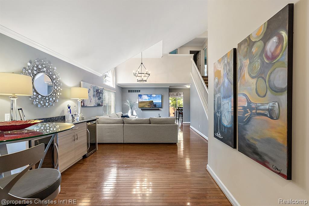 301 JAMES Circle, Royal Oak, MI 48067 — Photo 4