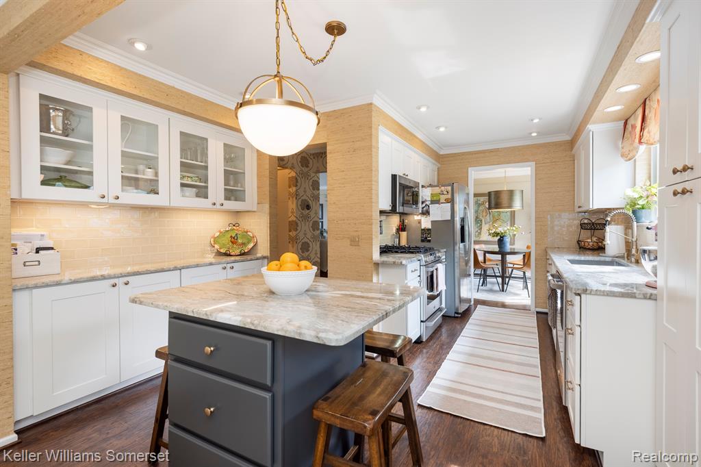839 COOK Road, Grosse Pointe Woods, MI 48236 — Photo 13