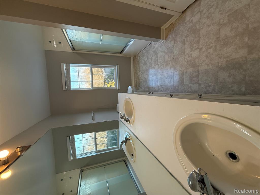 4377 Brighton Drive, Grand Blanc, MI 48439 — Photo 26