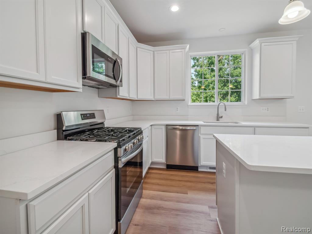 46840 TIMBERLAND Street, Belleville, MI 48111 — Photo 14