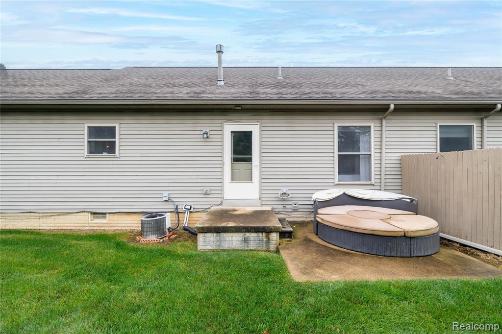 5300 Torrington Drive, 4, Monroe, MI 48161 — Photo 16