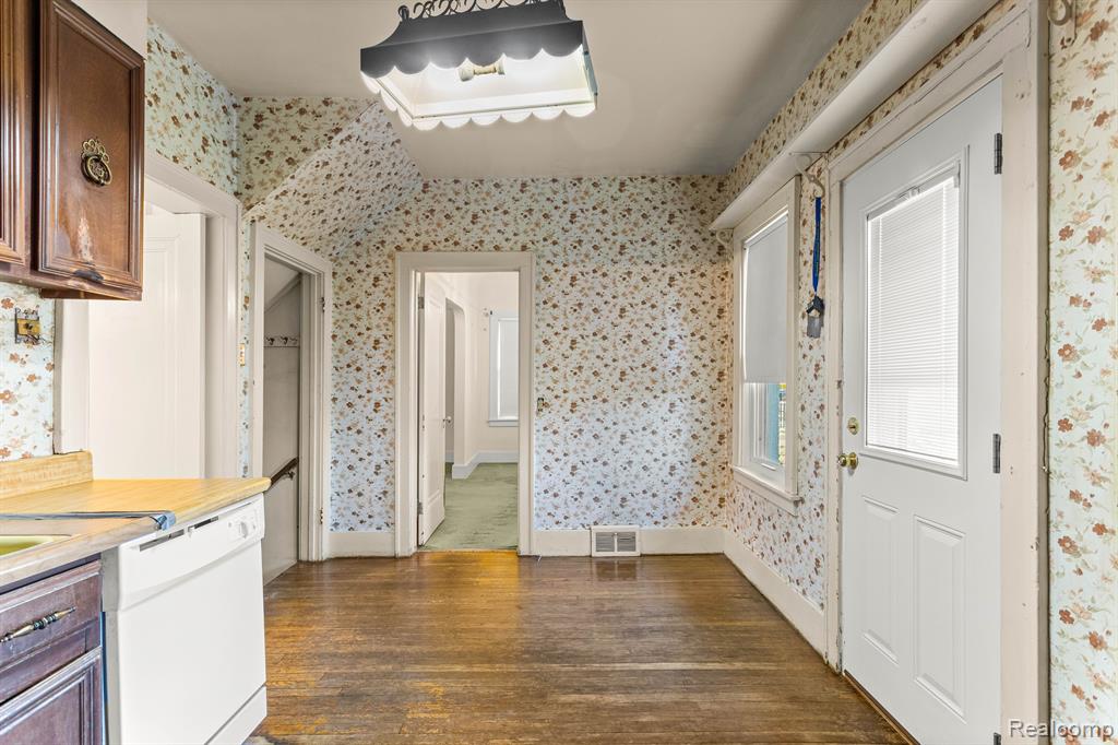 7722 MILLER Road, Dearborn, MI 48126 — Photo 10
