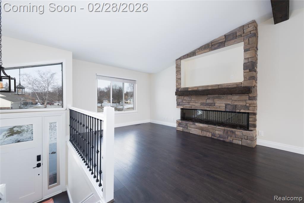 7663 Pleasant Manor Drive, Waterford, MI 48327 — Photo 5