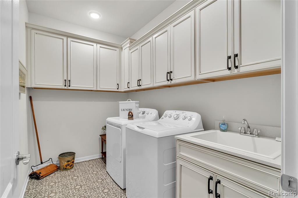 4633 CRESTWAY Drive, Brighton, MI 48116 — Photo 50