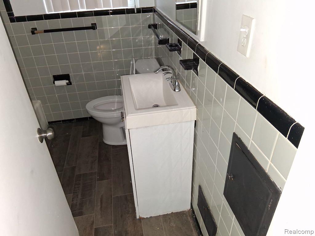 19482 Archer Street, Detroit, MI 48219 — Photo 9
