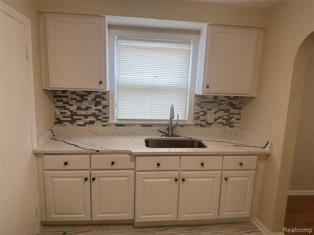 7637 Dacosta, Redford, MI 48239 — Photo 11