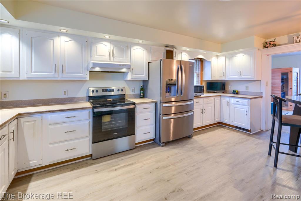 203 Sawyer Street, Grand Blanc, MI 48439 — Photo 18
