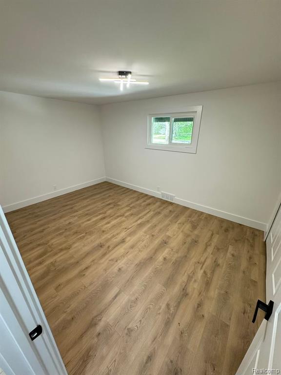 6560 NORTON Drive, Troy, MI 48085 — Photo 18