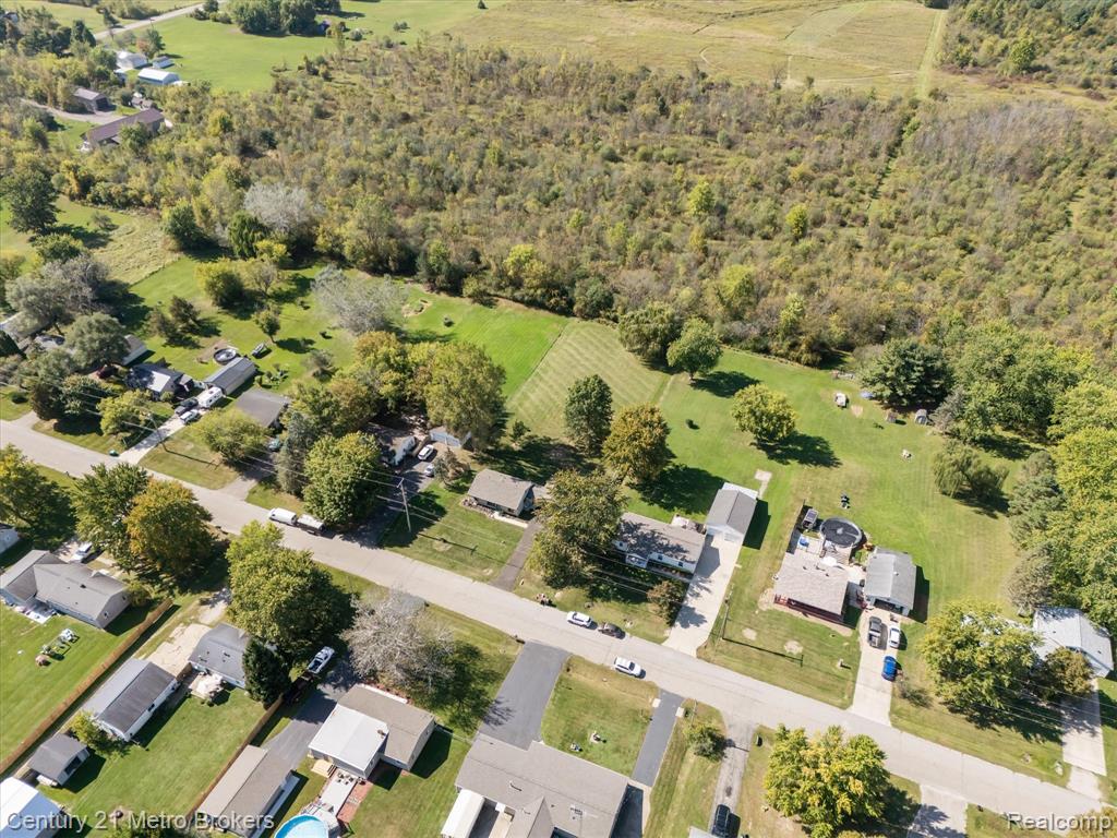 4379 Tillie Drive, Flint, MI 48504 — Photo 33