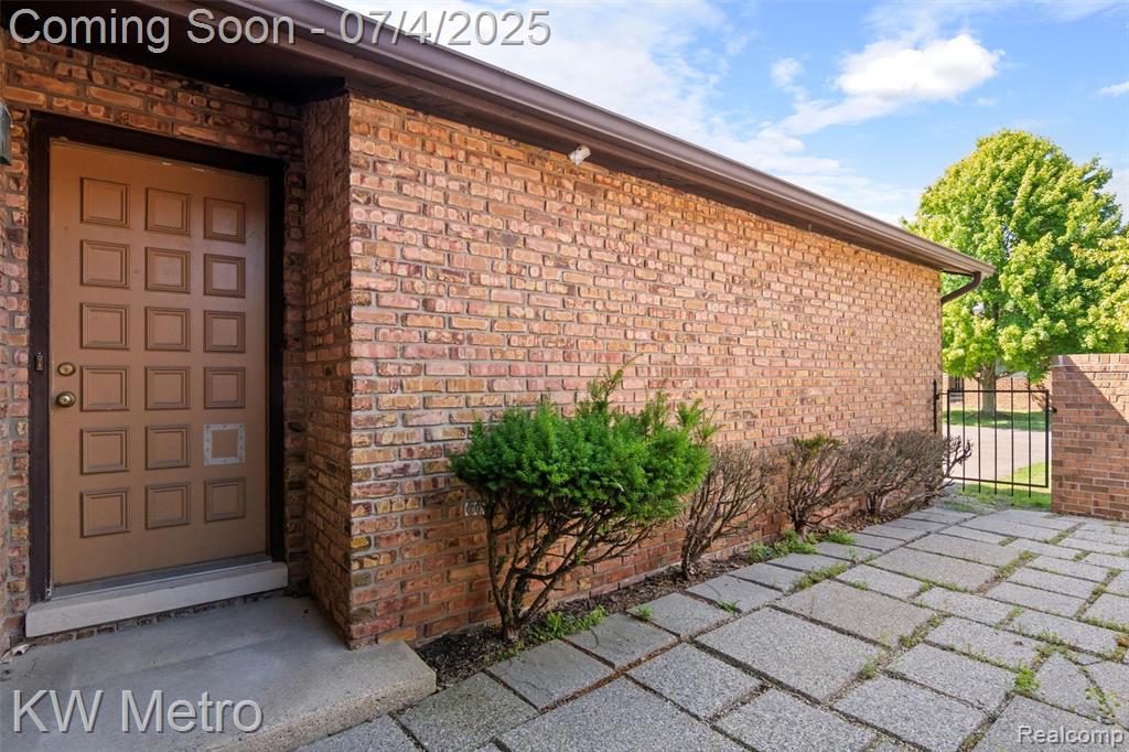 26545 Summerdale Drive, Southfield, MI 48033 — Photo 2