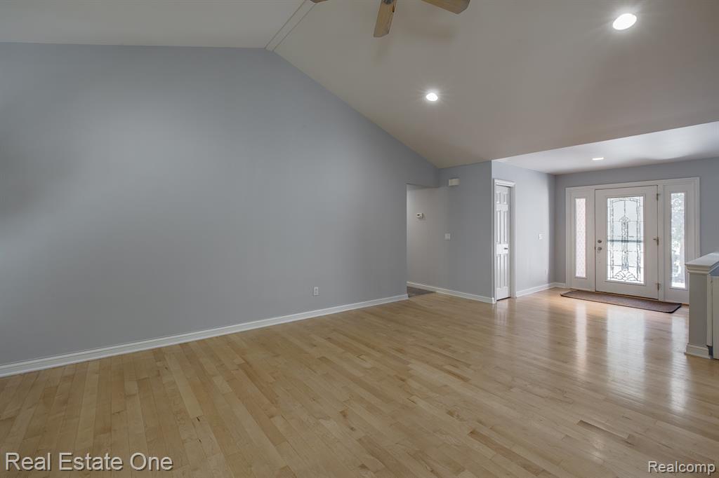 5690 White Lake Road, Clarkston, MI — Photo 13