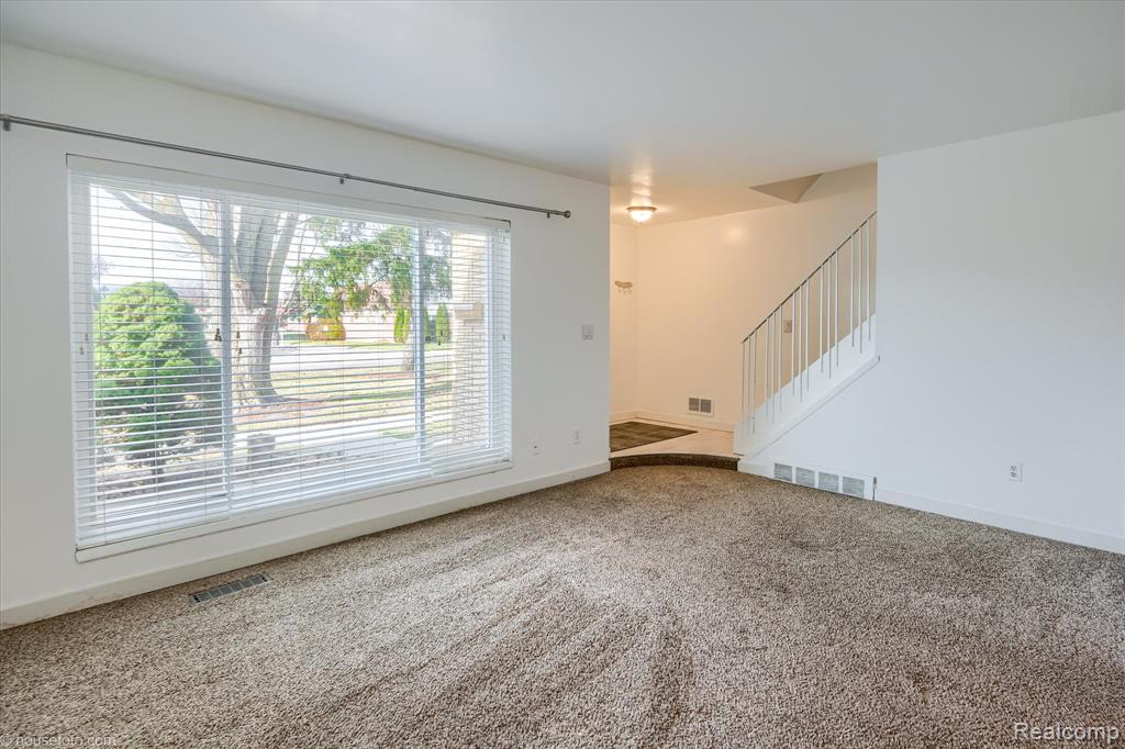 29780 City Center Drive, 3, Warren, MI 48093 — Photo 12
