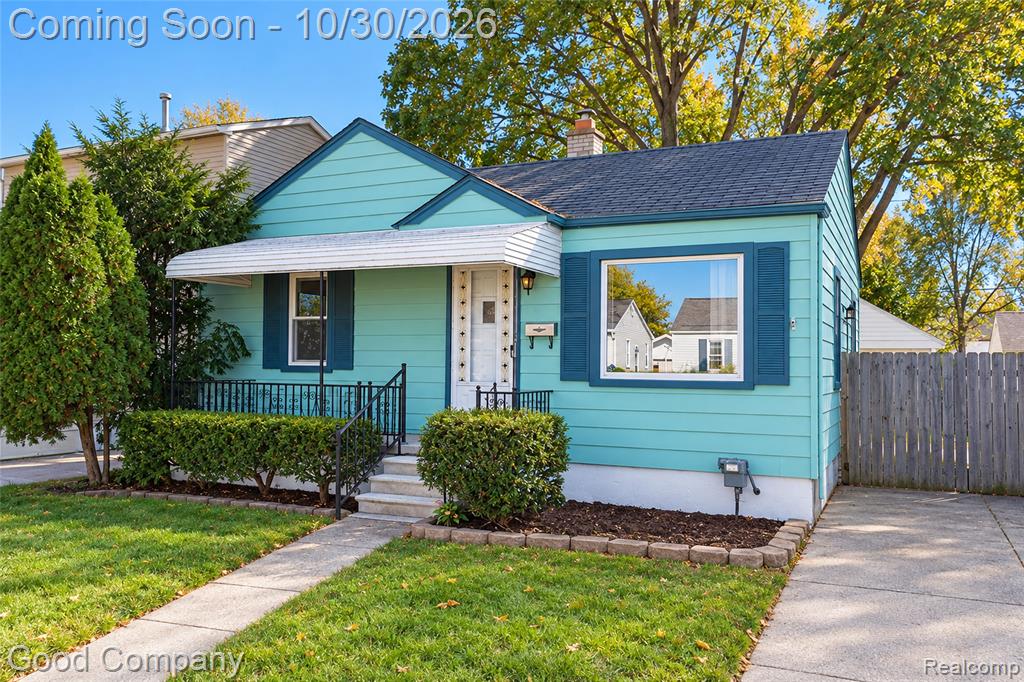 912 E Shevlin Avenue, Hazel Park, MI 48030