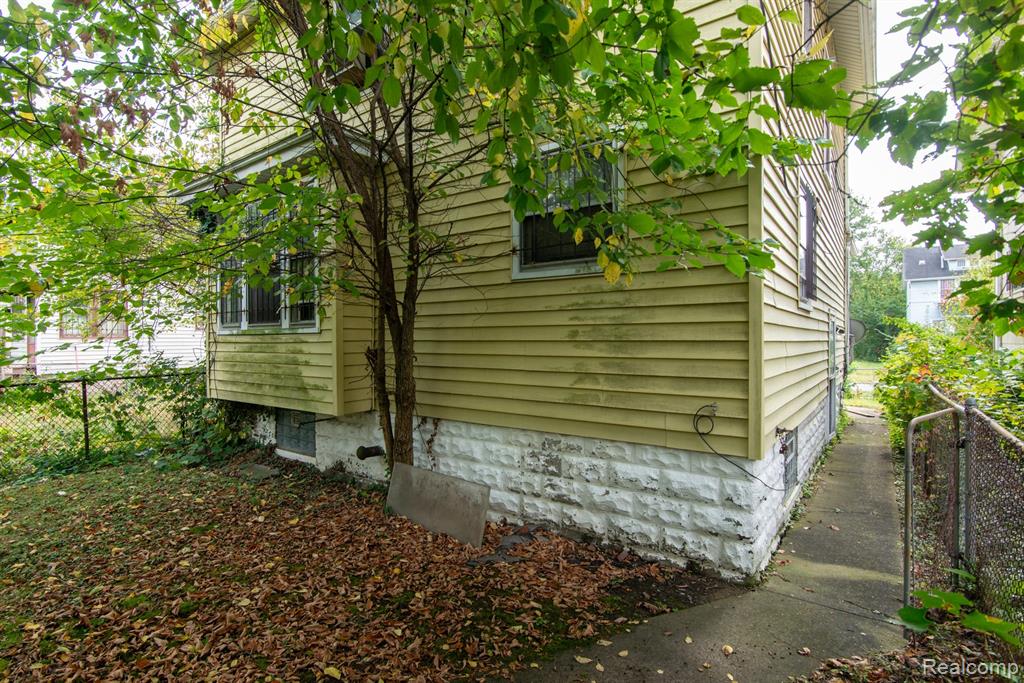 326 Eastlawn Street, Detroit, MI 48215 — Photo 9