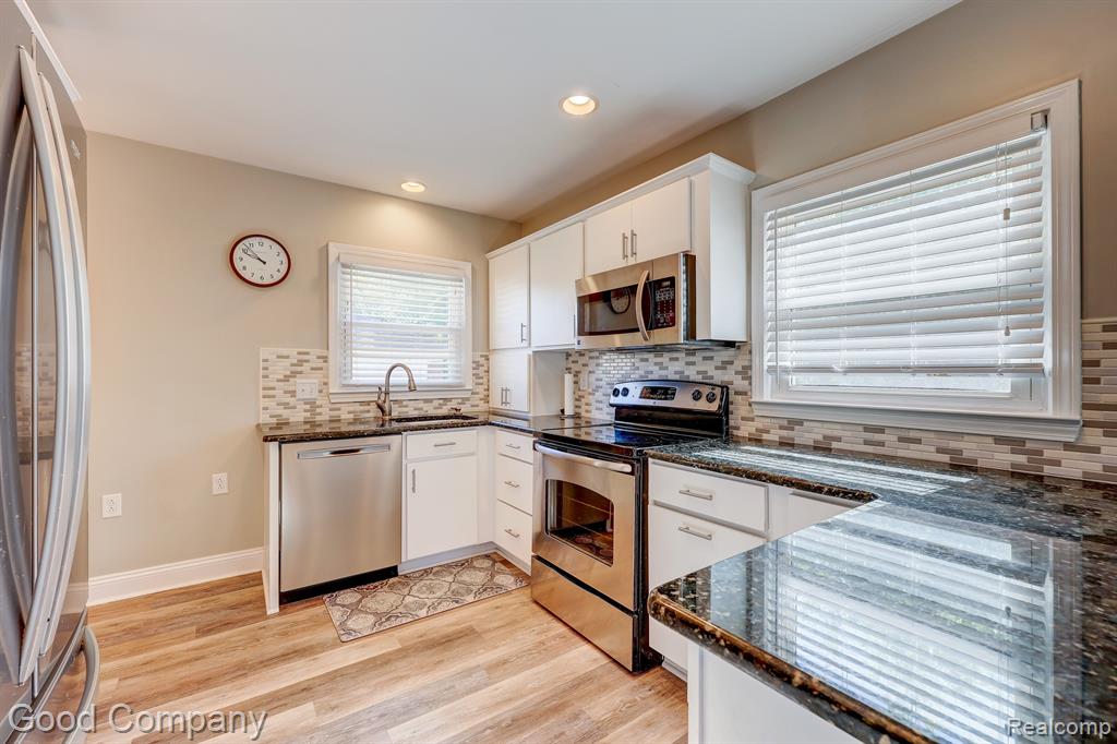 703 E BLOOMFIELD Avenue, Royal Oak, MI 48073 — Photo 15