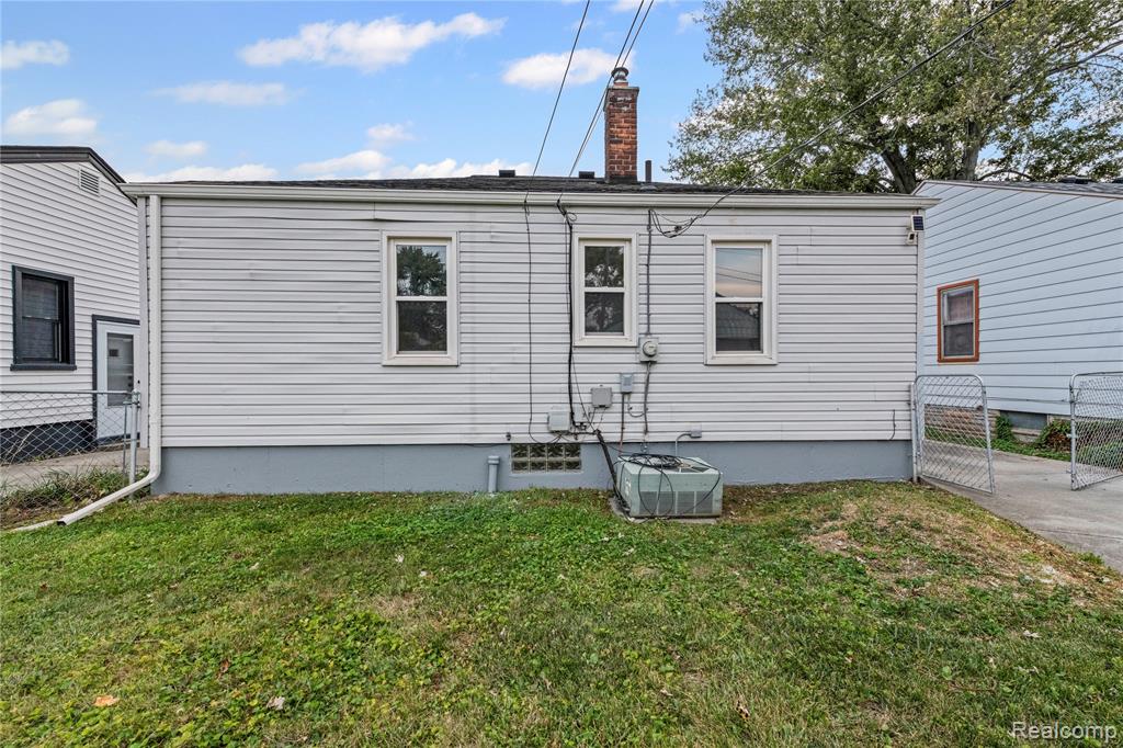 530 Mayflower Avenue, Lincoln Park, MI 48146 — Photo 19