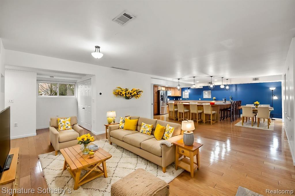 423 HAWTHORN Avenue, Royal Oak, MI 48067 — Photo 5