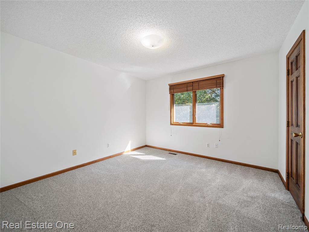 4097 Merna Lane, Milford, MI 48380 — Photo 19