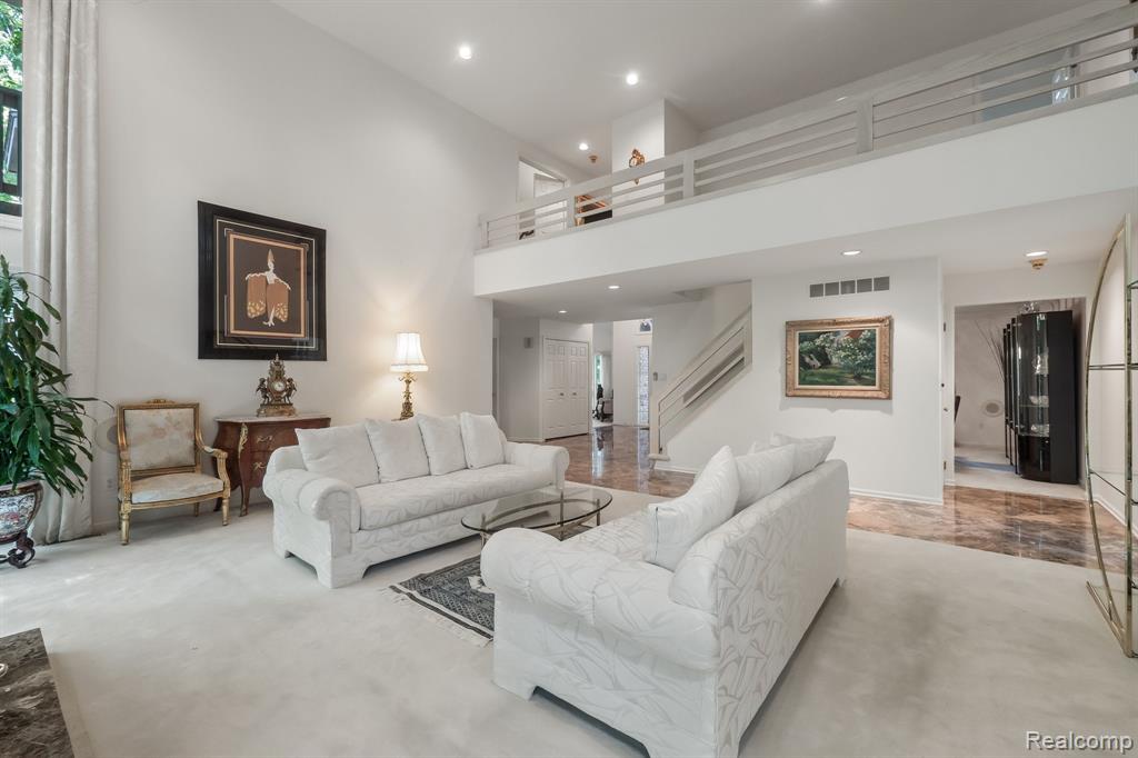 4730 Mirror Lake Drive, West Bloomfield, MI 48323 — Photo 4