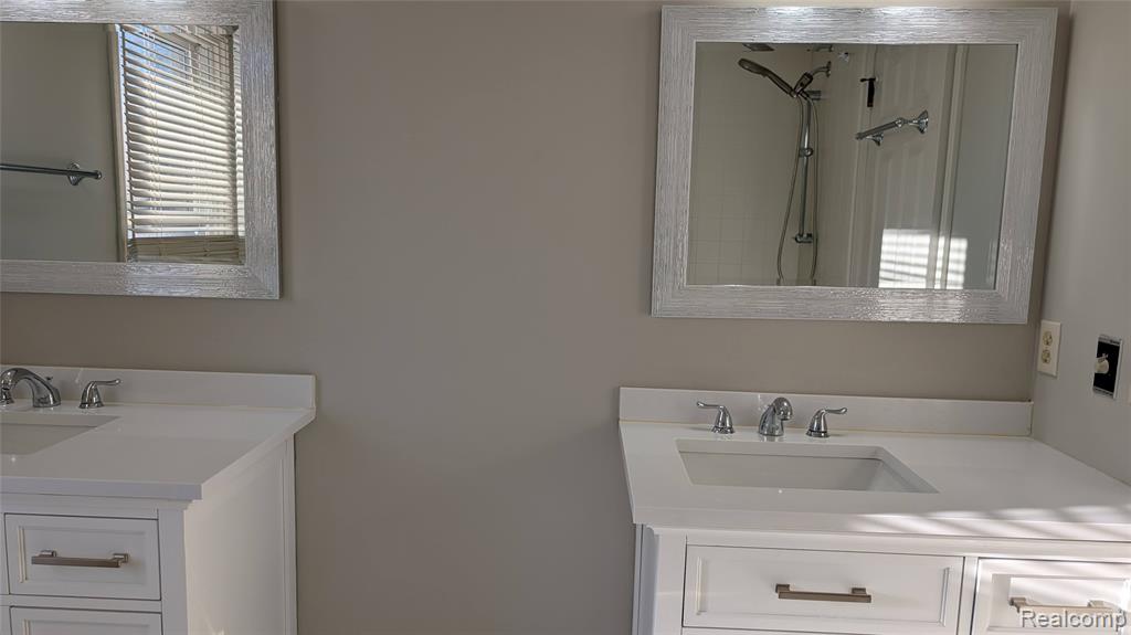 4912 OAK RIVER Drive, Troy, MI 48098 — Photo 32