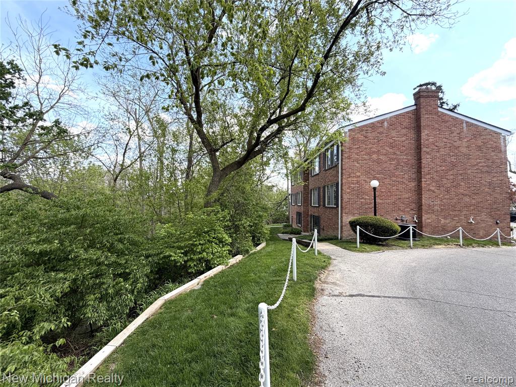 32718 Grand River Avenue, A4, Farmington, MI 48336 — Photo 19