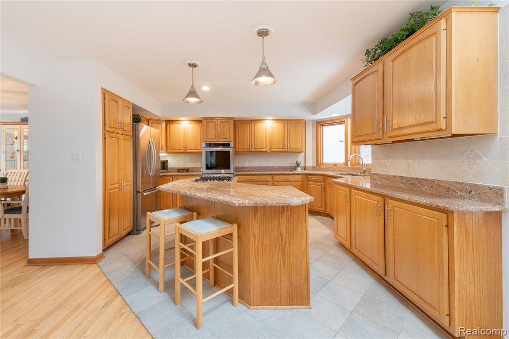 29462 East River Road, Grosse Ile, MI 48138 — Photo 21