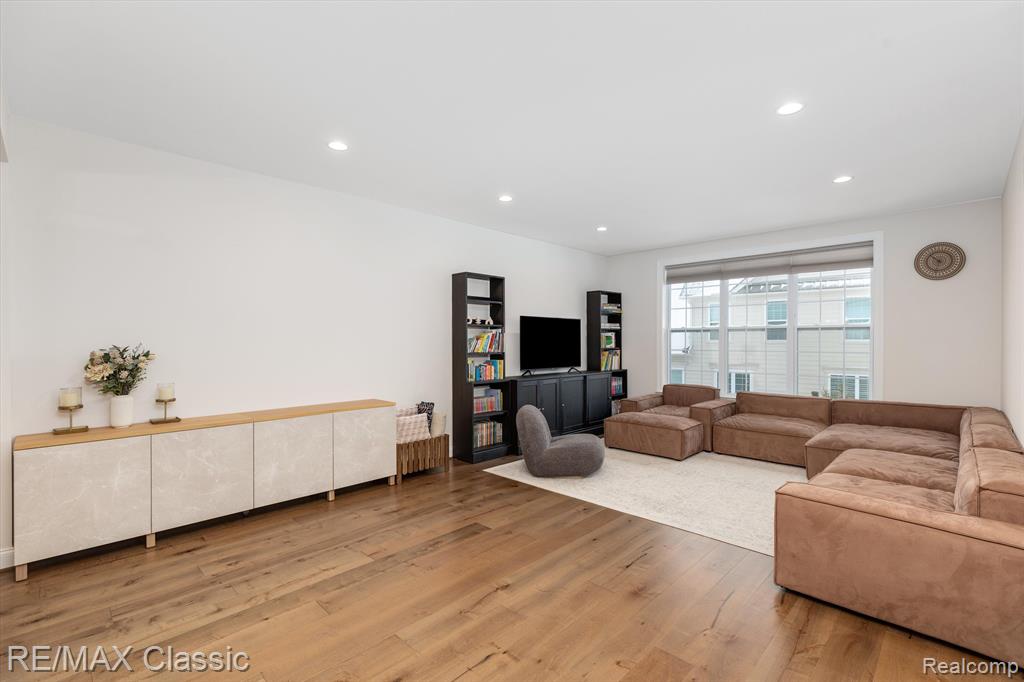 23774 SEMINOLE Trail, Novi, MI — Photo 13