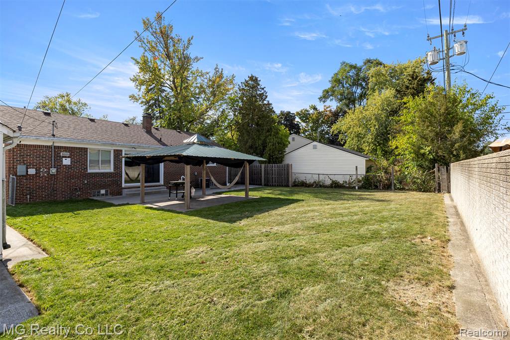 8671 Whitefield Street, Dearborn Heights, MI 48127 — Photo 24