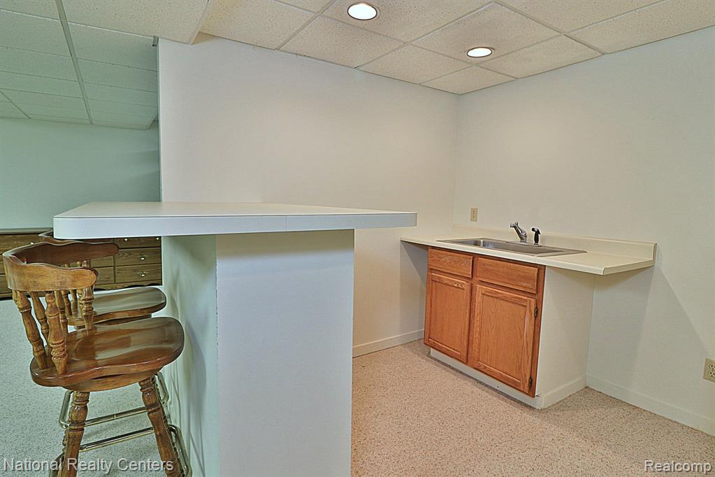 6400 PINECREST, West Bloomfield, MI — Photo 32