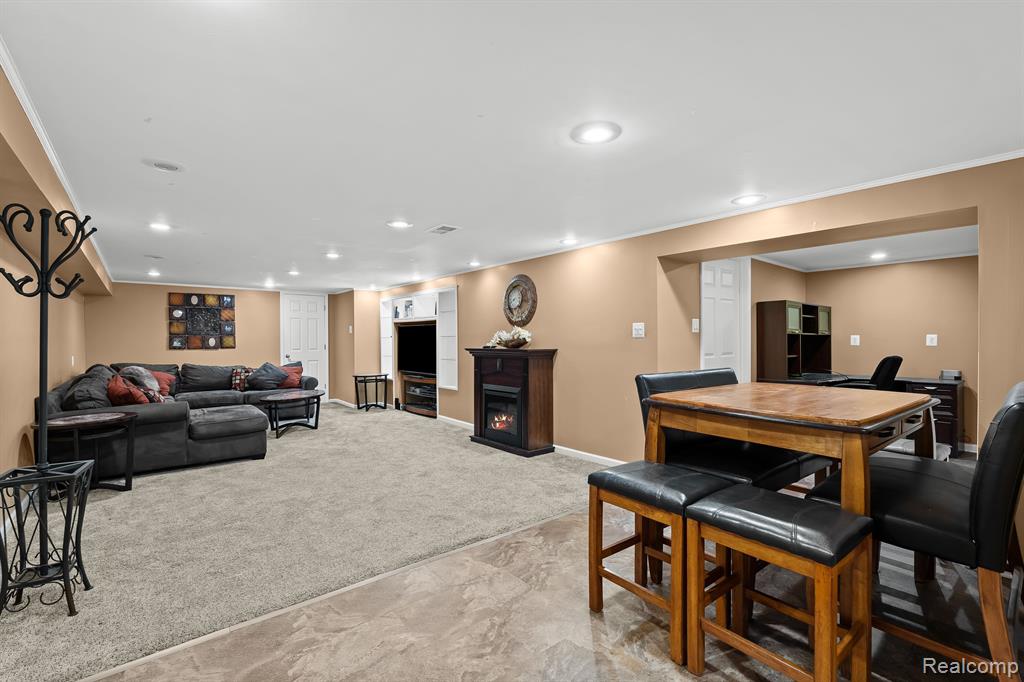 10563 N OAK Drive, Ferndale, MI 48220 — Photo 15