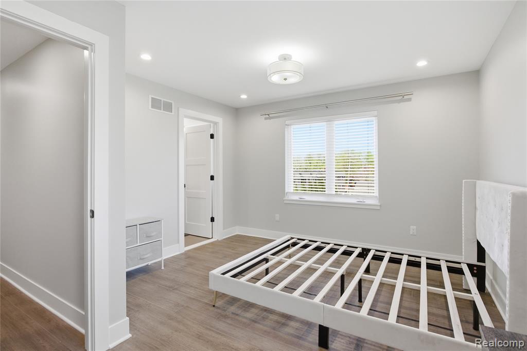 4221 W 14 Mile Road, Royal Oak, MI 48073 — Photo 31