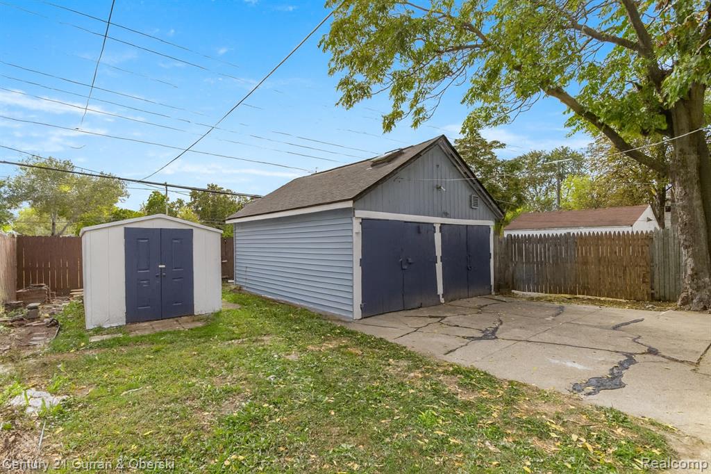 8086 Chalmers Avenue, Warren, MI 48089 — Photo 18