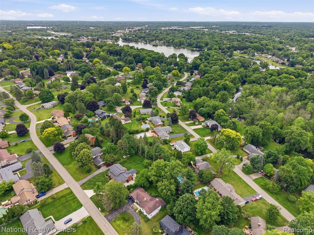 6858 Wellesley Terrace, Clarkston, MI — Photo 8