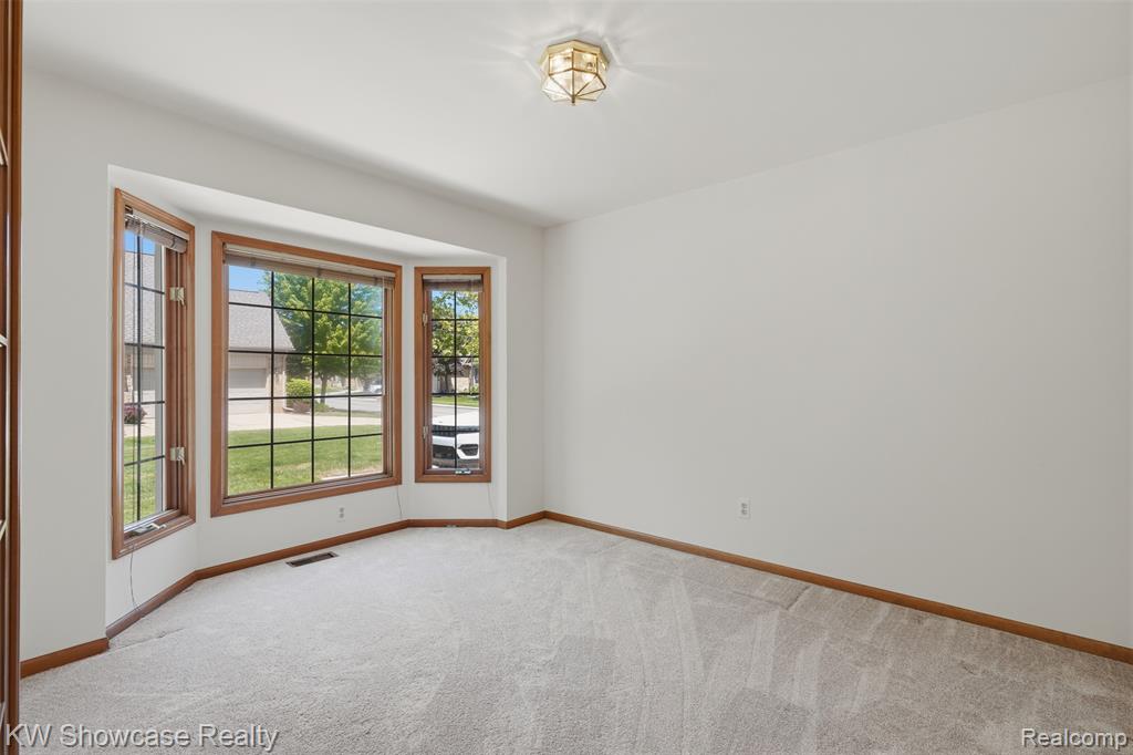 54519 Cambridge Drive, Shelby Twp, MI 48315 — Photo 13