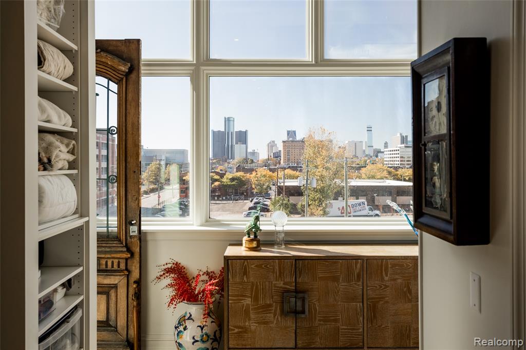 2987 Franklin Street, PENTHOUSE, Detroit, MI 48207 — Photo 7