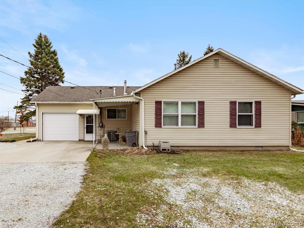 4008 Keewahdin, Fort Gratiot, MI 48059 — Photo 25