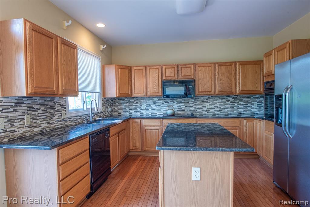 4233 Holly Lane, Rochester, MI 48306 — Photo 14