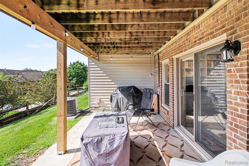 678 Summit Ridge Drive, Milford, MI 48381 — Photo 5